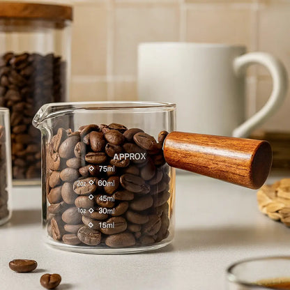 Copo Medidor de Vidro com Alça de Madeira Café Expresso